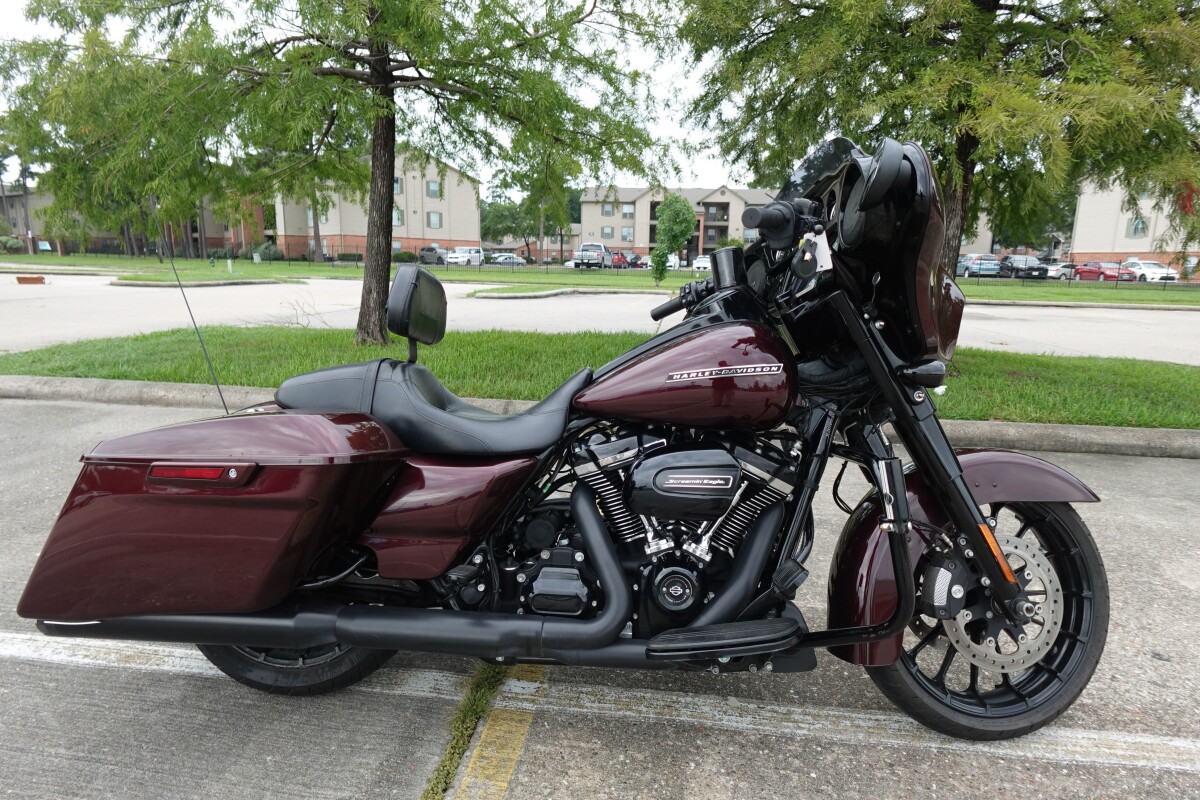 2018 Harley-Davidson Street Glide Special FLHXS