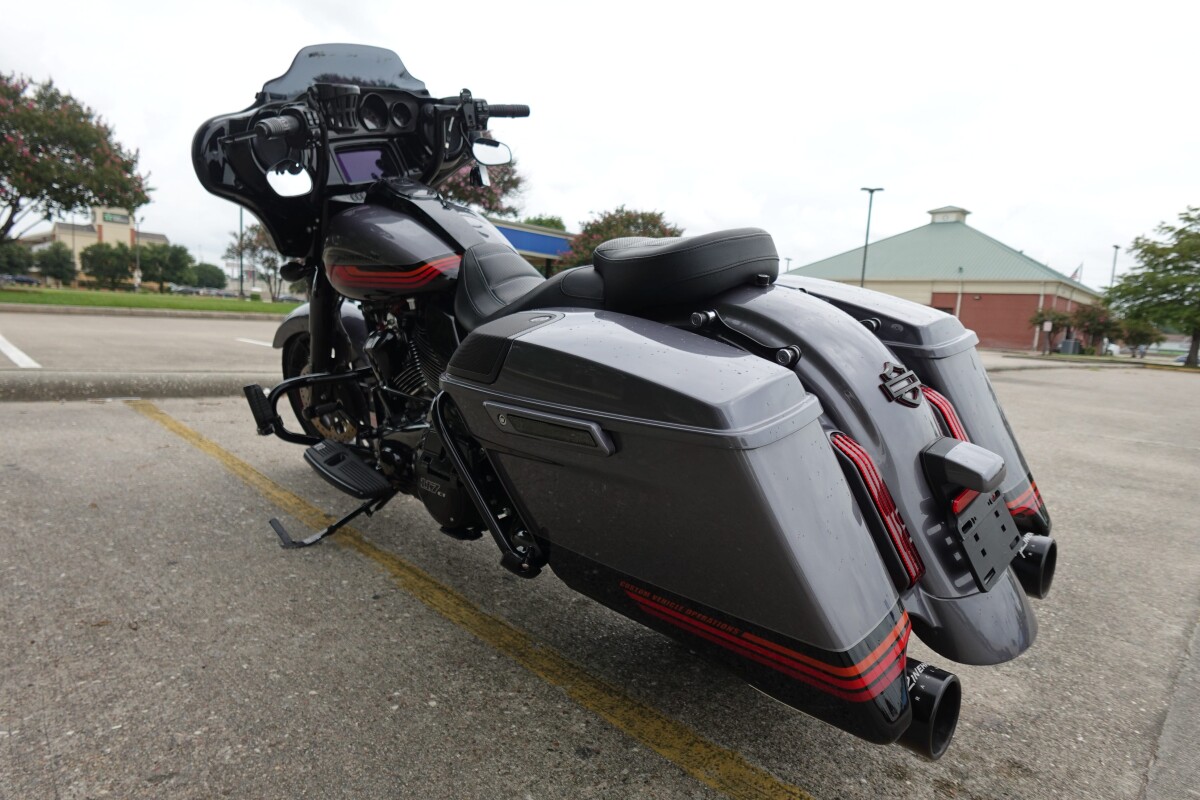 2020 Harley-Davidson CVO Street Glide FLHXSE - Photo 6