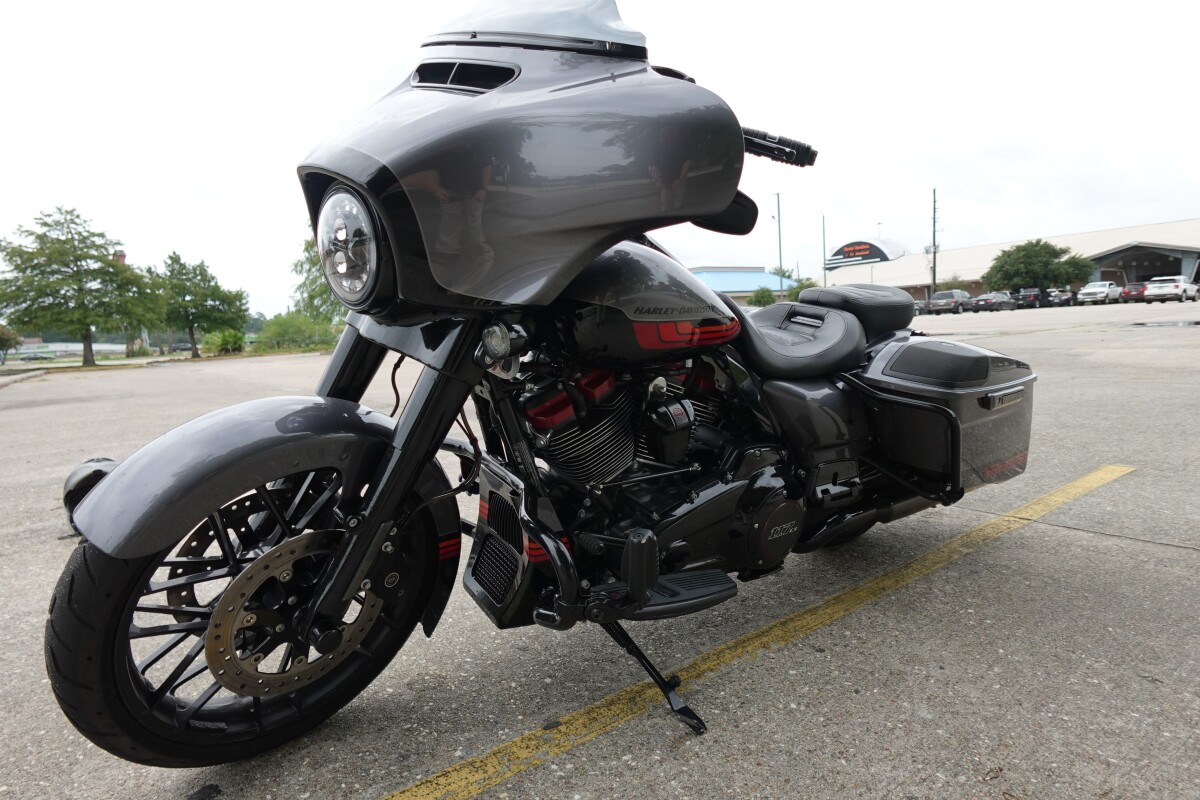 2020 Harley-Davidson CVO Street Glide FLHXSE - Photo 4