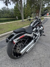 2024 Harley-Davidson<sup>®</sup> Breakout™ 117 thumb 3