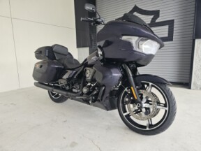 2025 Harley-Davidson<sup>®</sup> Road Glide® thumb 2