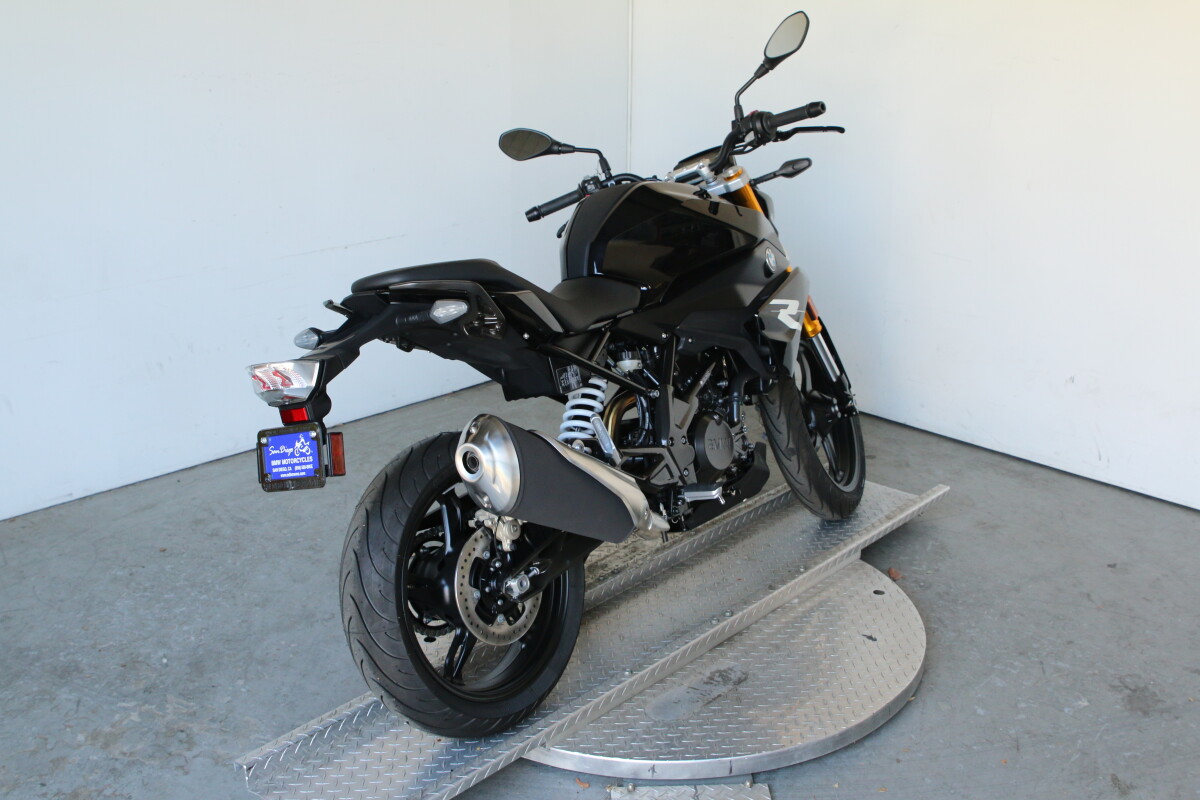 2025 BMW G 310 R - Photo 4