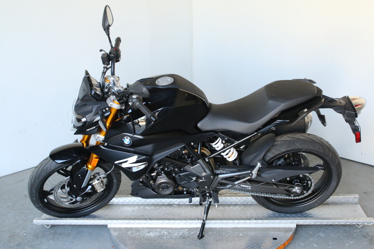 2025 BMW G 310 R - Photo 7