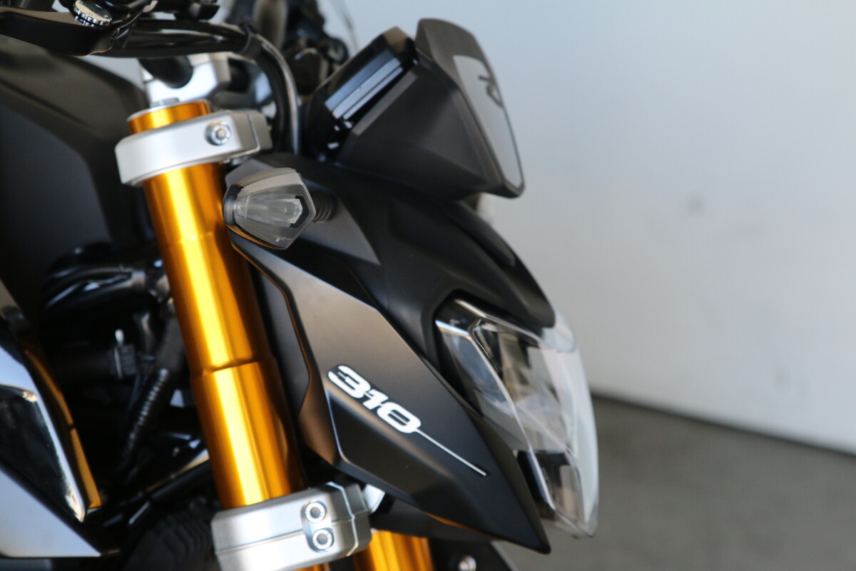 2025 BMW G 310 R - Photo 3