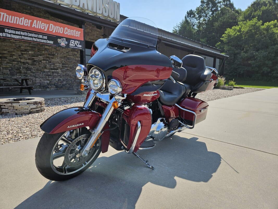 2021 Harley-Davidson Ultra Limited Billiard Red/Vivid Black — Black Finish - Photo 2