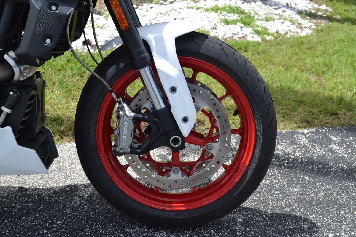 2023 Indian FTR Sport White Lightning / Indy Red - Photo 2
