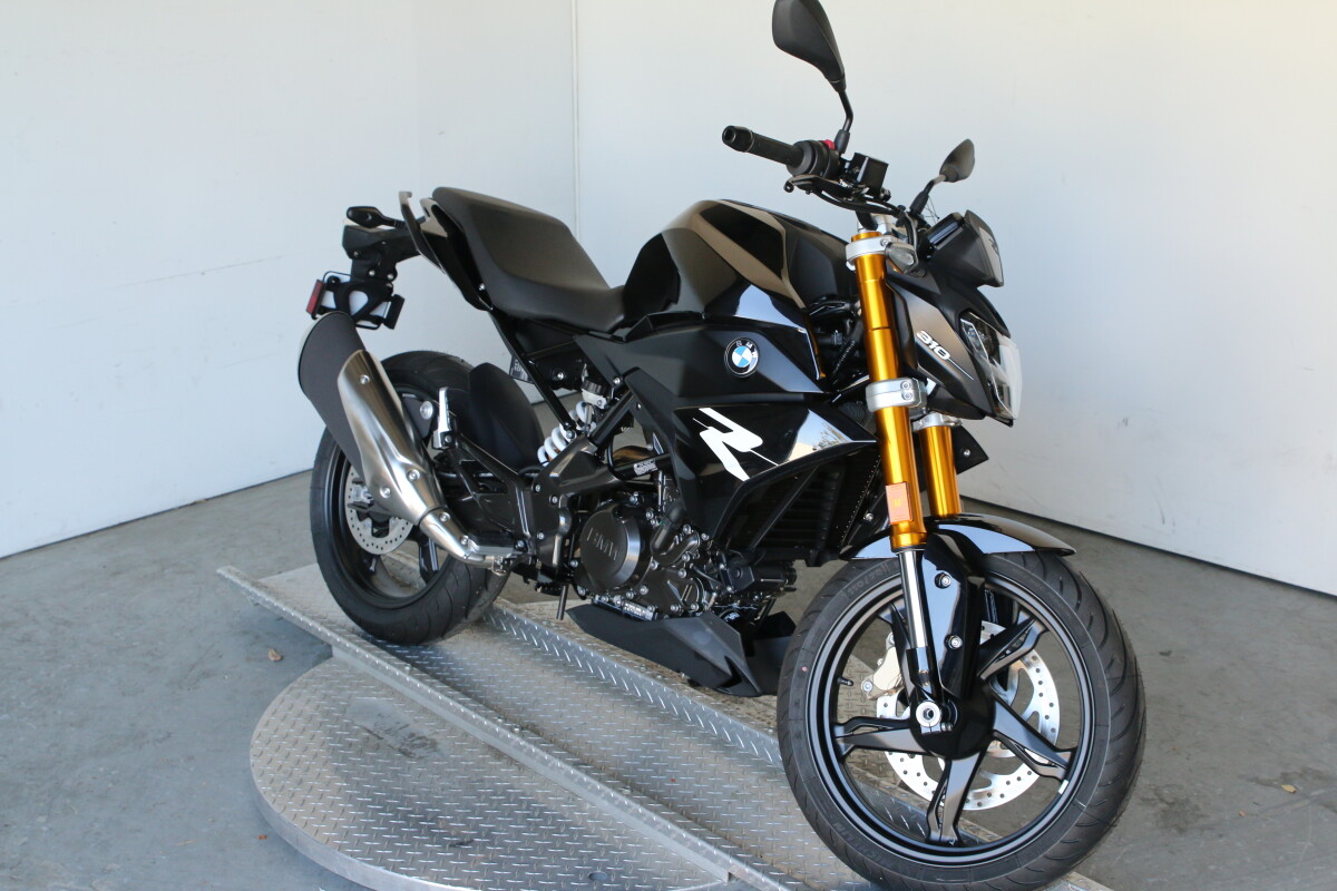 2025 BMW G 310 R - Photo 2