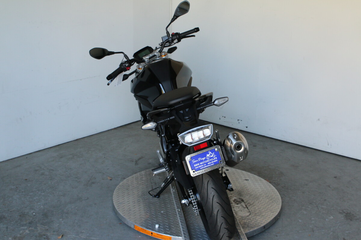 2025 BMW G 310 R - Photo 5