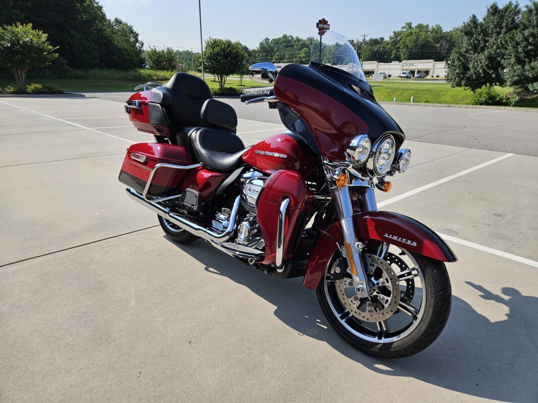 2021 Harley-Davidson Ultra Limited Billiard Red/Vivid Black — Black Finish - Photo 4