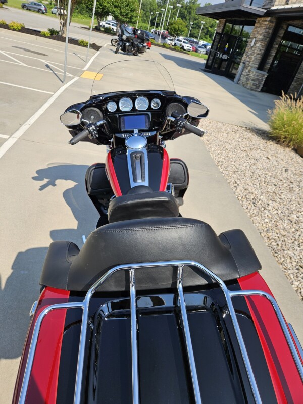 2021 Harley-Davidson Ultra Limited Billiard Red/Vivid Black — Black Finish - Photo 9