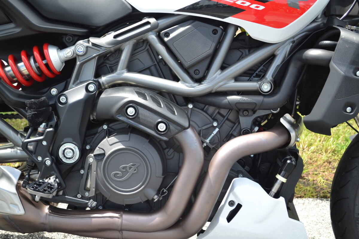 2023 Indian FTR Sport White Lightning / Indy Red - Photo 4