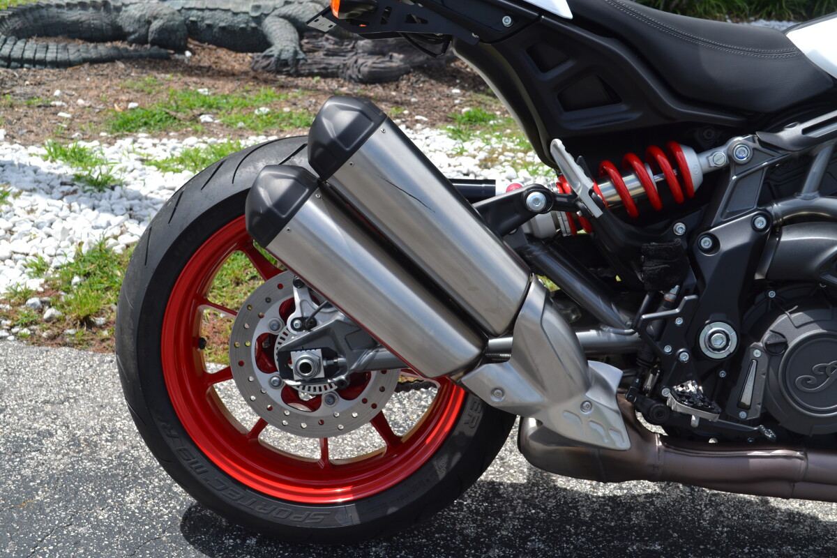 2023 Indian FTR Sport White Lightning / Indy Red - Photo 5
