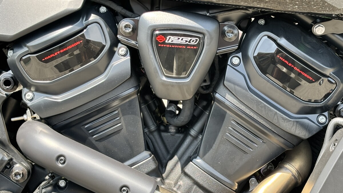 RA1250ST 2025 Pan America 1250 ST - Photo 3