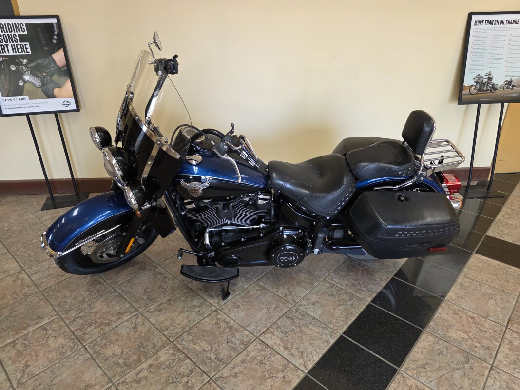 2018 Harley-Davidson 115th Anniversary Heritage Classic 114 Legend Blue/Vivid Black