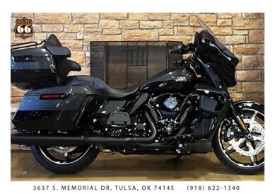 2025 Harley-Davidson Street Glide Ultra IRN HRSE MT/BLK W/ PINSTRIP