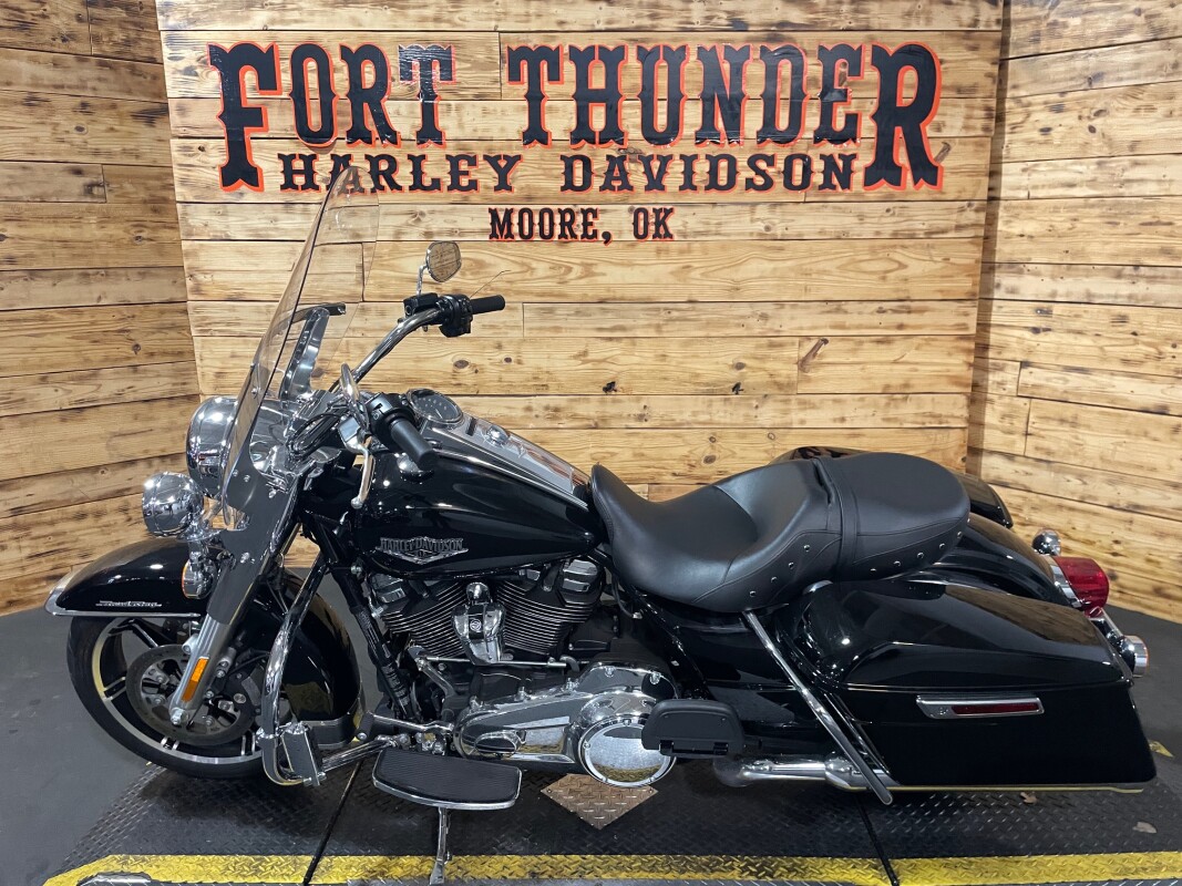 Harley-Davidson Road King 2022 FLHR Vivid Black - Photo 8