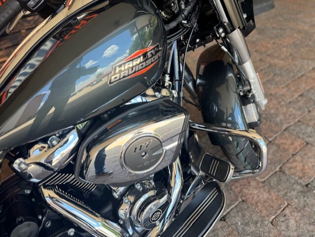 2025 Harley Davidson Street Glide FLHX - Photo 3