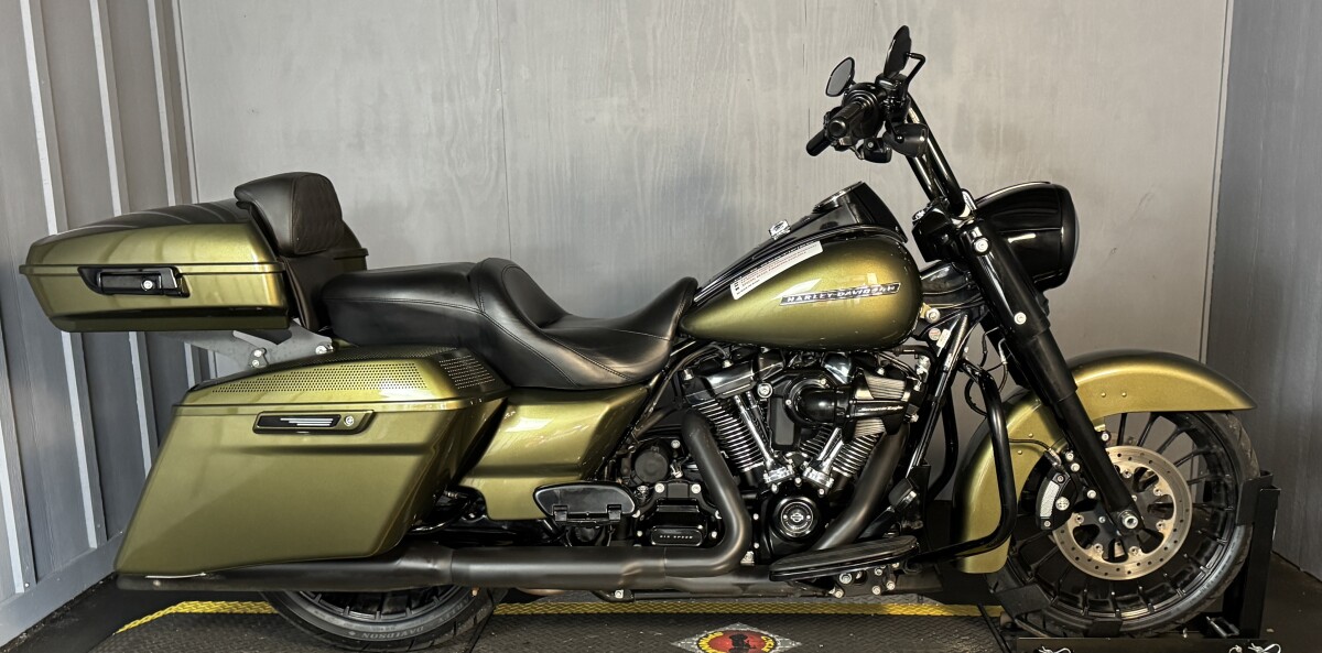 2018 Harley-Davidson Road King Special FLHRXS OLIVE GOLD