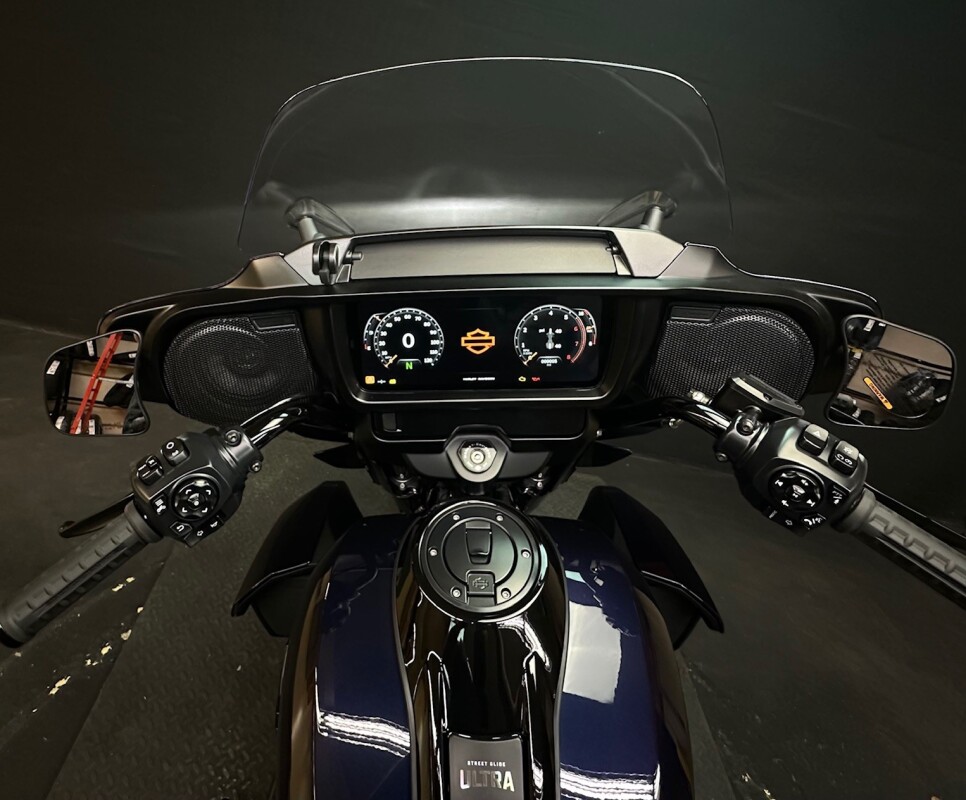 Harley-Davidson Street Glide Ultra 2025 FLHXU MYSTIC SHIFT - Photo 8