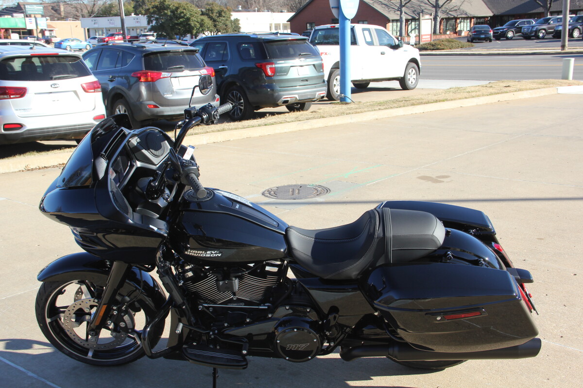 2025 Harley-Davidson Road Glide - Photo 3