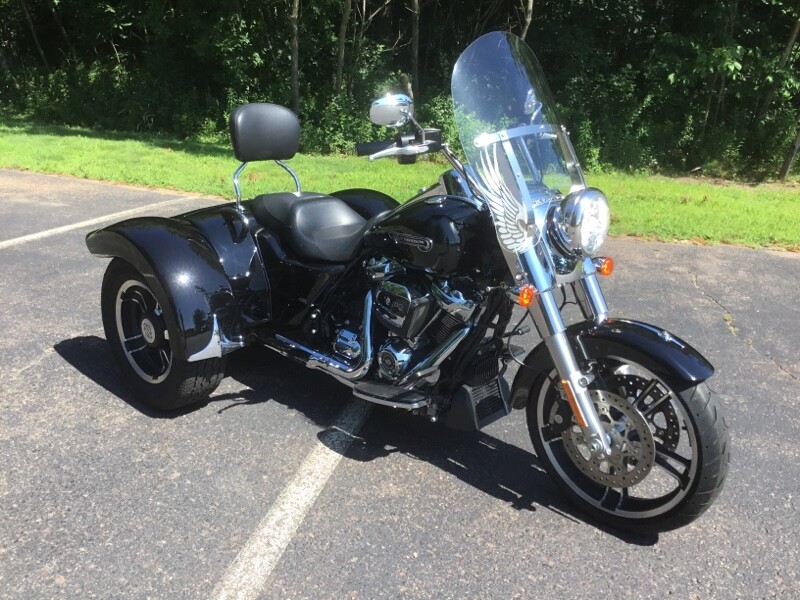 2021 Harley-Davidson Freewheeler Vivid Black