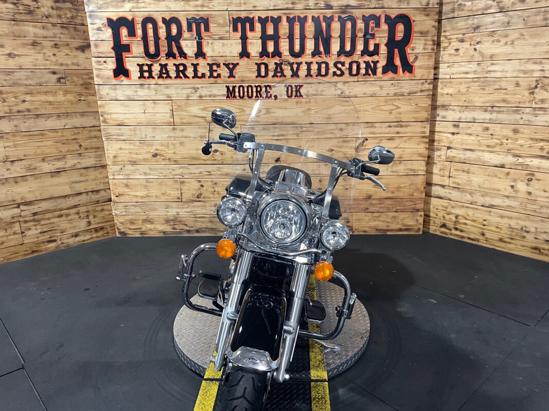 Harley-Davidson Road King 2022 FLHR Vivid Black - Photo 4