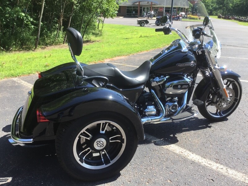 2021 Harley-Davidson Freewheeler Vivid Black - Photo 4