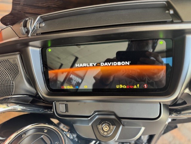 2025 Harley Davidson Street Glide FLHX - Photo 4