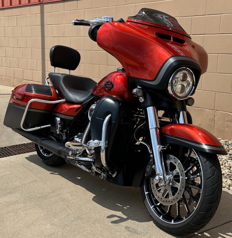 2018 Harley-Davidson CVO Street Glide Orange Lava & Black Denim - Photo 3
