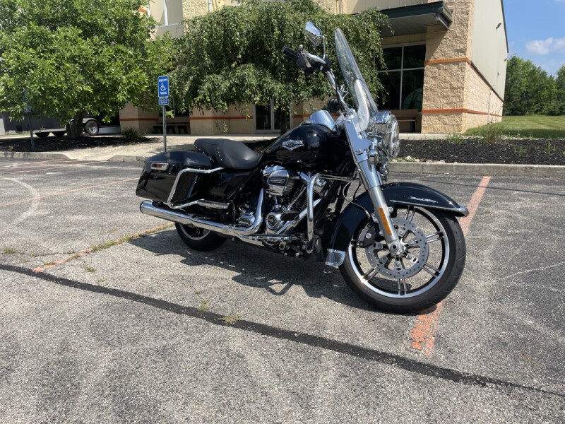 2021 Harley-Davidson<sup>®</sup> Road King® Vivid Black