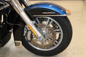 2018 Harley-Davidson Tri Glide Ultra FLHTCUTG thumb 0