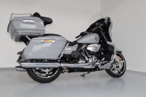 2025 Harley-Davidson® Street Glide™ Ultra Billiard Gray thumb 3