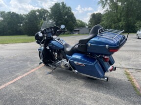 2014 Harley-Davidson® Ultra Limited Custom Colour Daytona Blue thumb 0