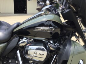 2021 FLHTCUTG Tri Glide® Ultra thumb 3