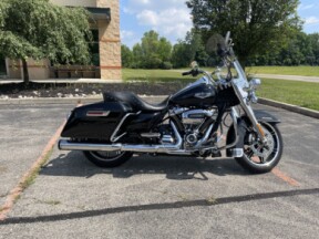 2021 Harley-Davidson<sup>®</sup> Road King® Vivid Black thumb 0