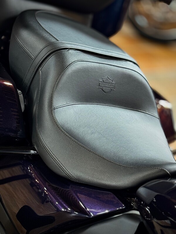 2025 Harley-Davidson Street Glide Ultra Mystic Shift - Black Finish - Photo 9