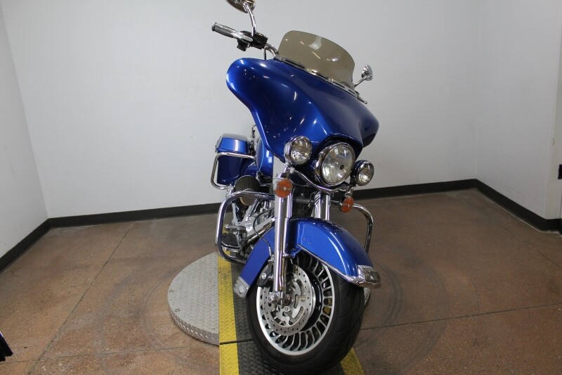 Harley-Davidson Electra Glide Standard 2009 FLHT 600239T FLAME BLUE PRL W/PINSTRIPE - Photo 3
