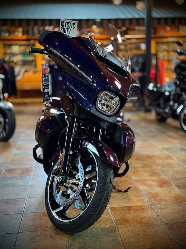 2025 Harley-Davidson Street Glide Ultra Mystic Shift - Black Finish - Photo 4