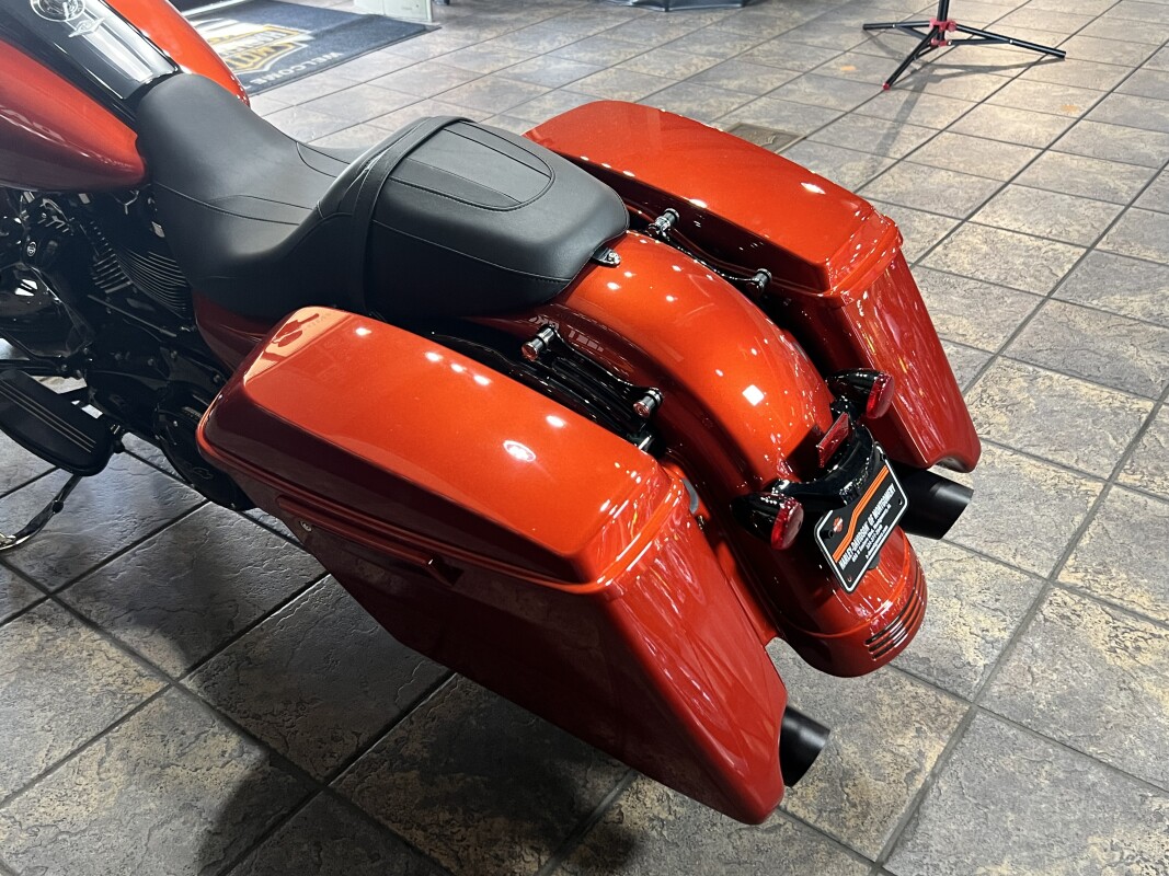 2025 Harley-Davidson Road King Special – Custom Touring Boldness - Photo 10