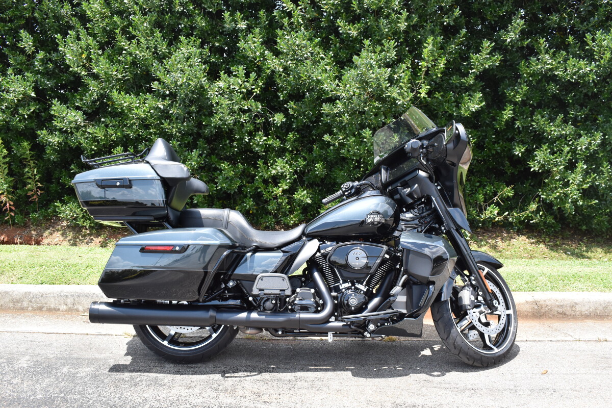 2025 Harley-Davidson Street Glide Ultra – FLHXU
