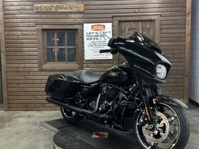 2025 Harley-Davidson Street Glide VIVID BLACK/BLACK TRIM - Photo 8