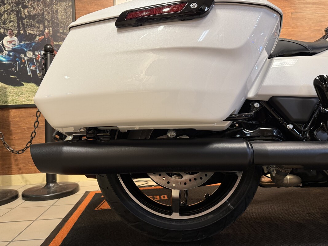 2025 H-D FLHX Street Glide 117ci - Photo 4