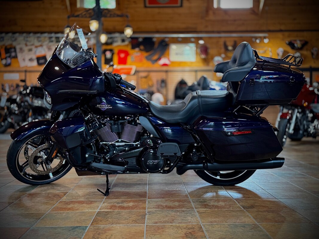 2025 Harley-Davidson Street Glide Ultra Mystic Shift - Black Finish - Photo 2