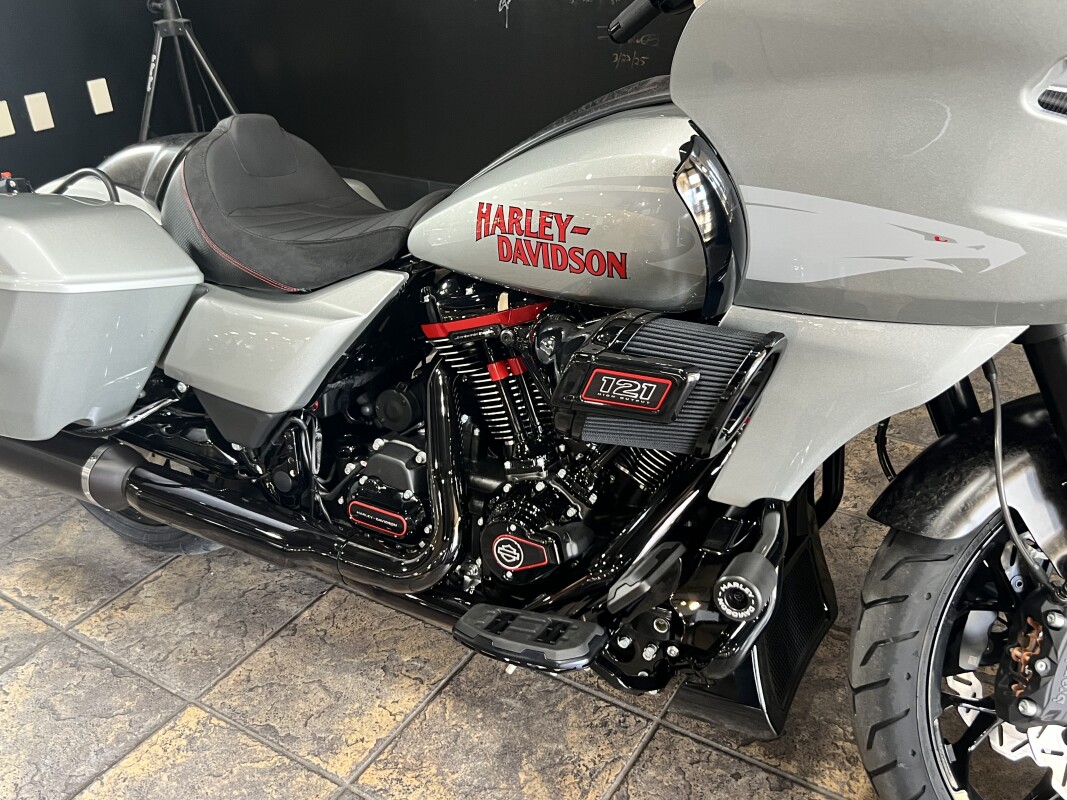 2025 Harley-Davidson CVO Road Glide ST Mercury Silver - Photo 4