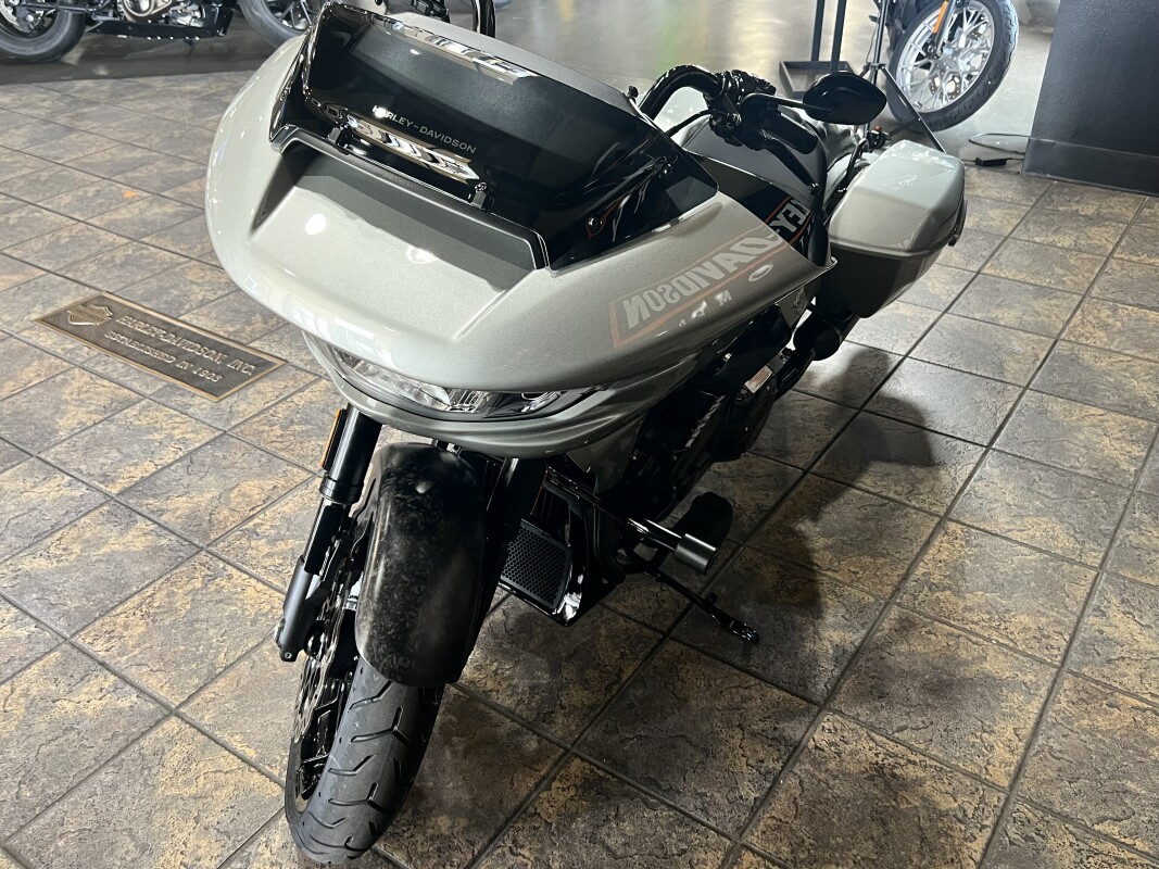 2025 Harley-Davidson CVO Road Glide ST Mercury Silver - Photo 8