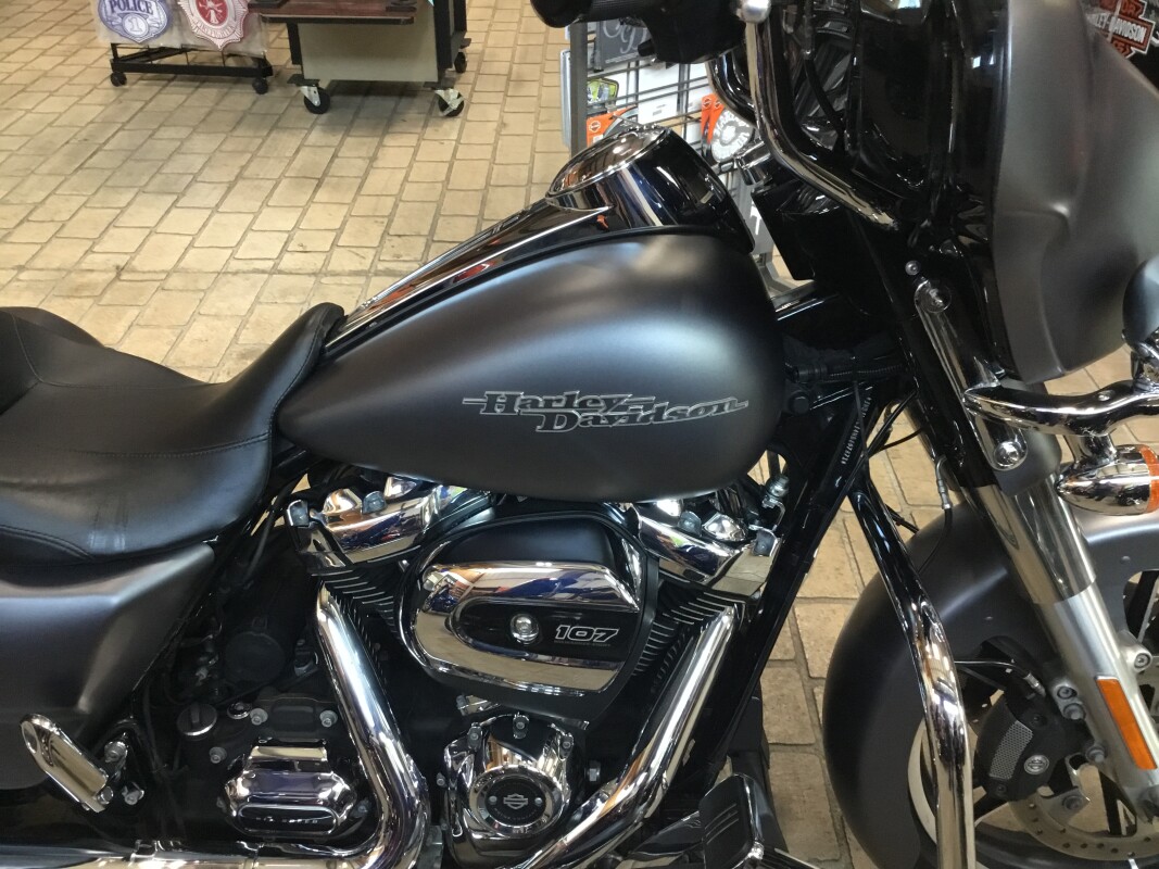 2017 Harley-Davidson Street Glide Special Charcoal Denim - Photo 2