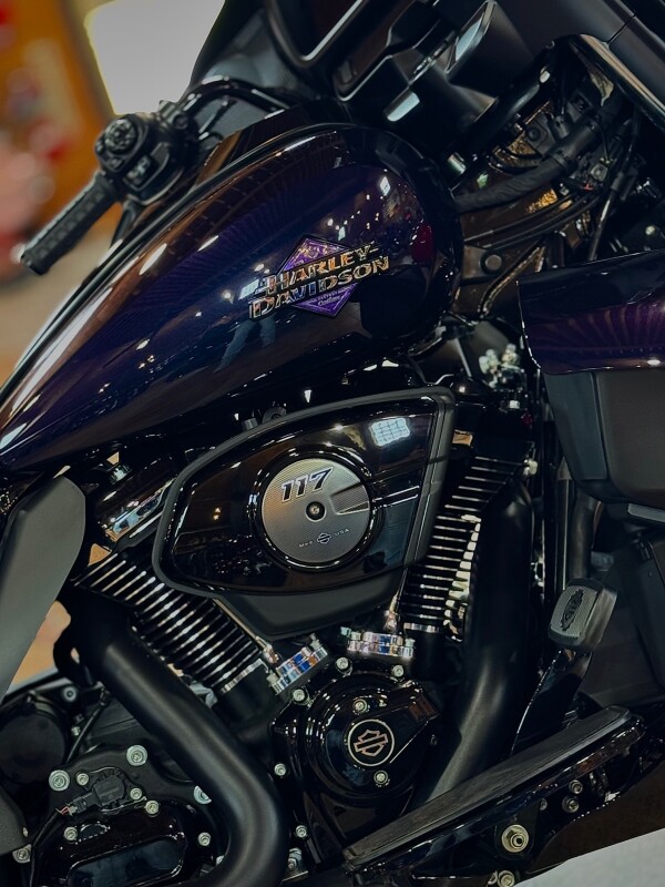 2025 Harley-Davidson Street Glide Ultra Mystic Shift - Black Finish - Photo 5