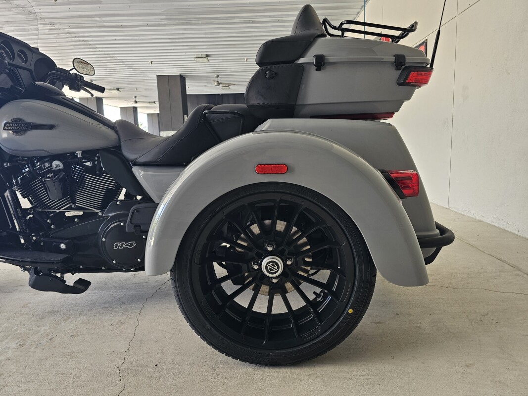 2025 Harley-Davidson Tri Glide Ultra - Photo 10