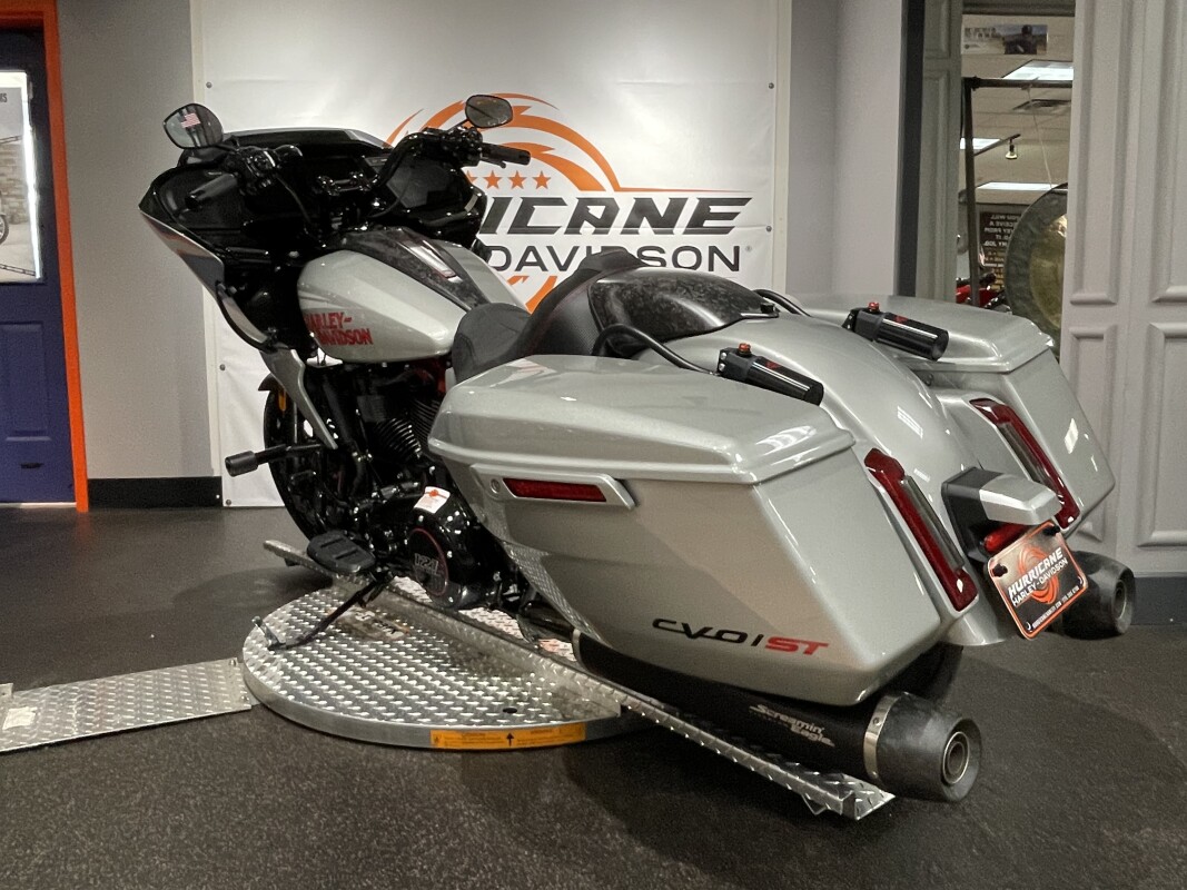 2025 Harley-Davidson CVO Road Glide ST - Photo 6