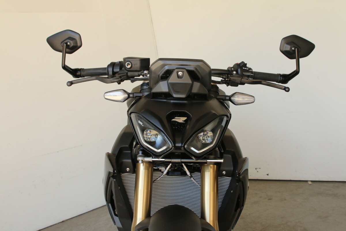 2025 BMW S 1000 R - Photo 2